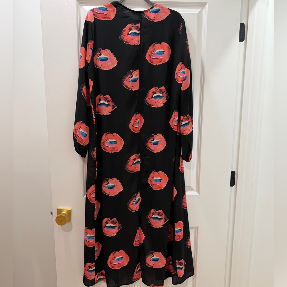 Buddy Love Black Kimono with Red/Pink Lip Accents - Picture 2 of 3
